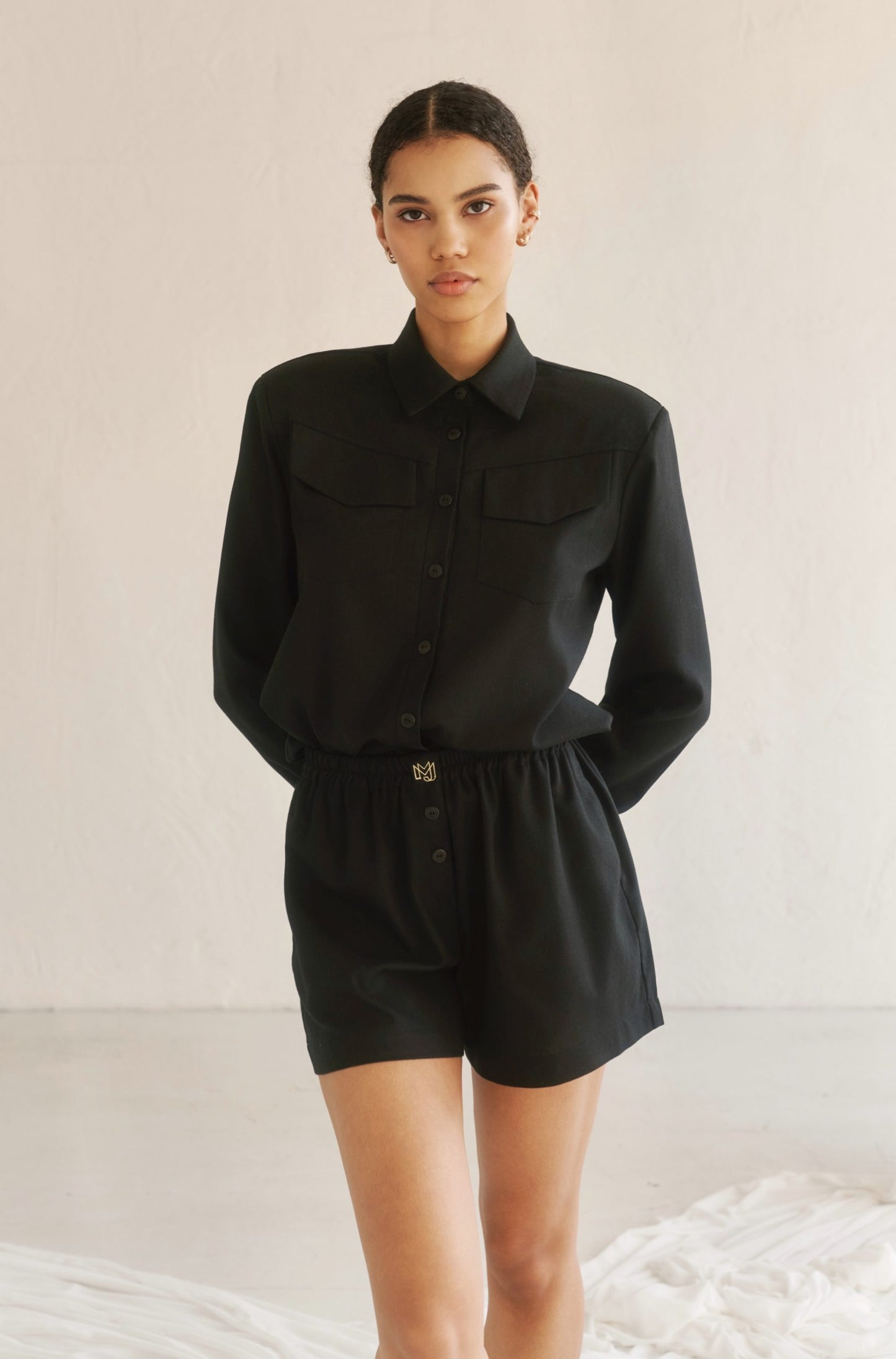 Women linen black shorts